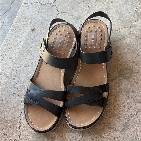 NEW Ortorex Black Wedge Sandals size 9 - Picture 1 of 8